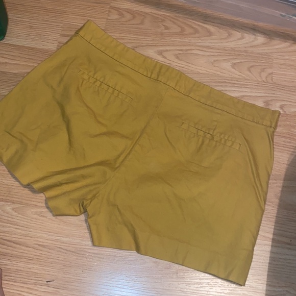 12P mustard shorts with button detail - Picture 4 of 4